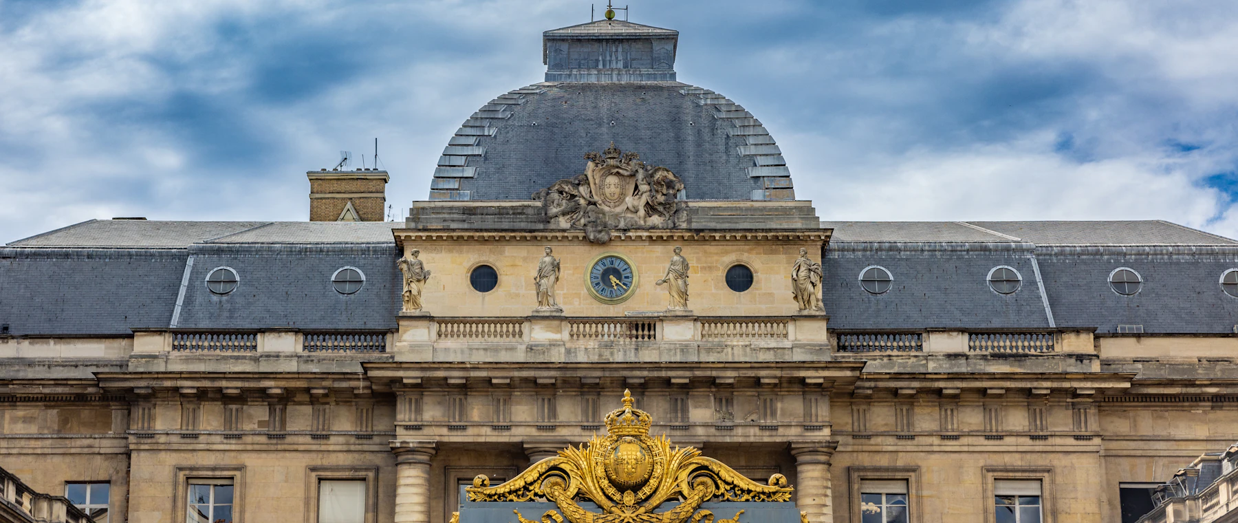 Façade du Palais de justice de Paris